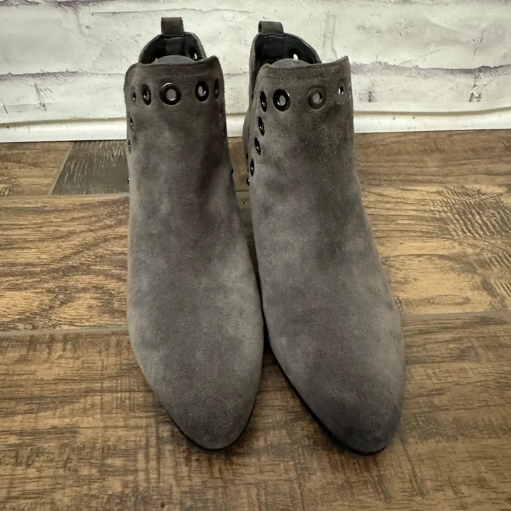 Sam Edelman‎ 8.5 Rubin Gray Bootie Shoe Suede Grommet Comfort Slip On